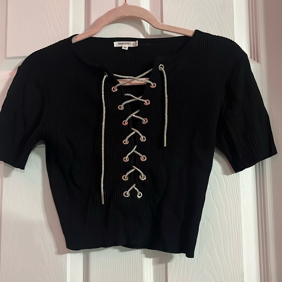 Black Cleavage Adjustable Shirt - Picture 1 of 1